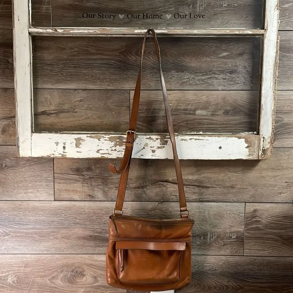 FOSSIL Brown Cowhide Leather Messenger Style Shoulder Bag READ - Picture 4 of 14
